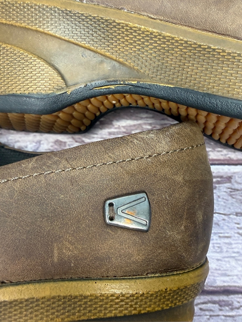 Keen Women's Mora Button brown leather clogs Size 6 - Picture 10 of 10